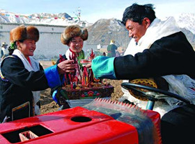 tibetanos, Costumbres de las Minorías Chinas de Vi