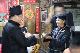 grupo étnico Zhuang, Costumbres de las Minorías Chinas de Vino